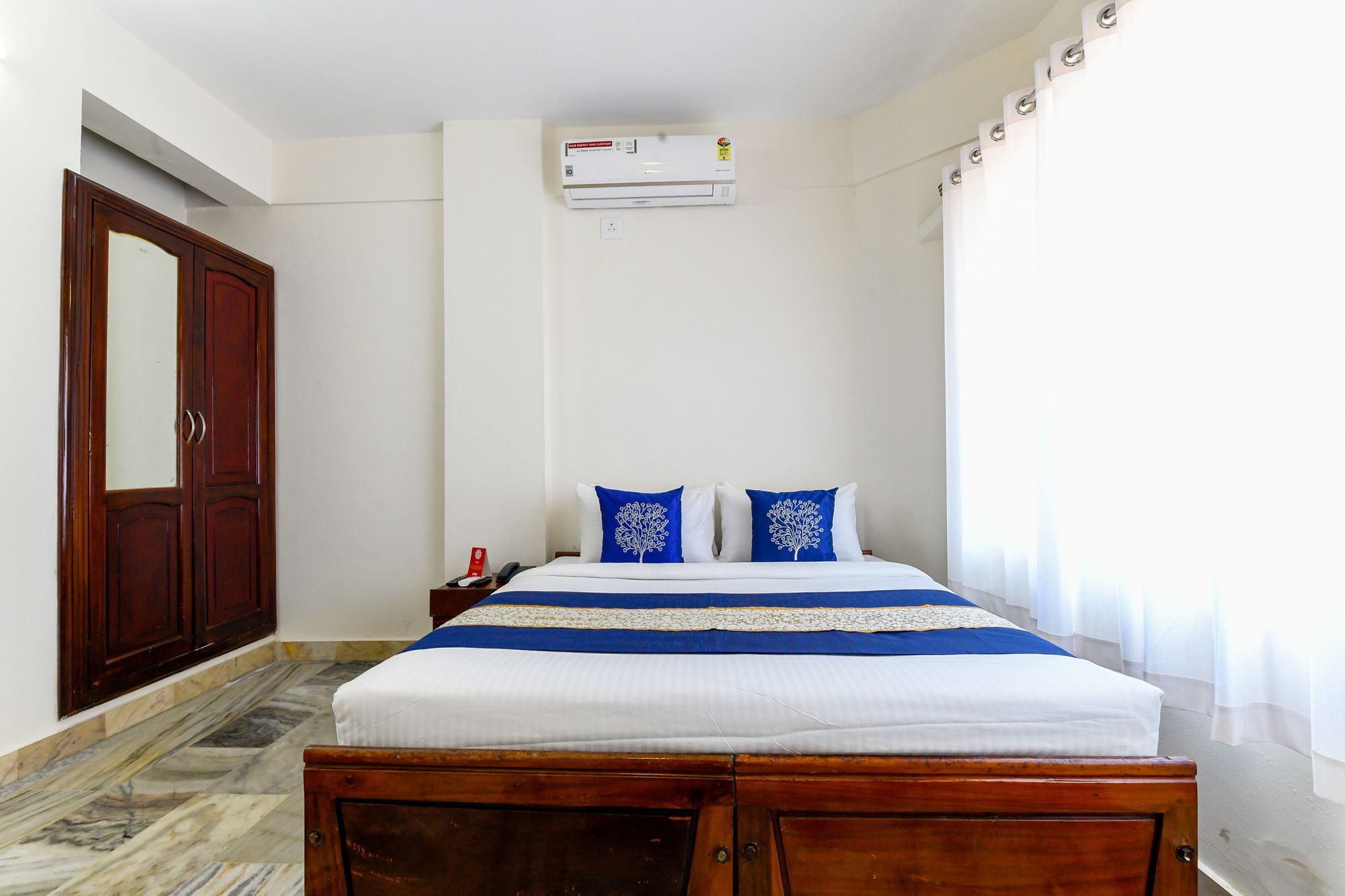 Oyo 11328 Hotel Chandrika Residency Коччи Экстерьер фото