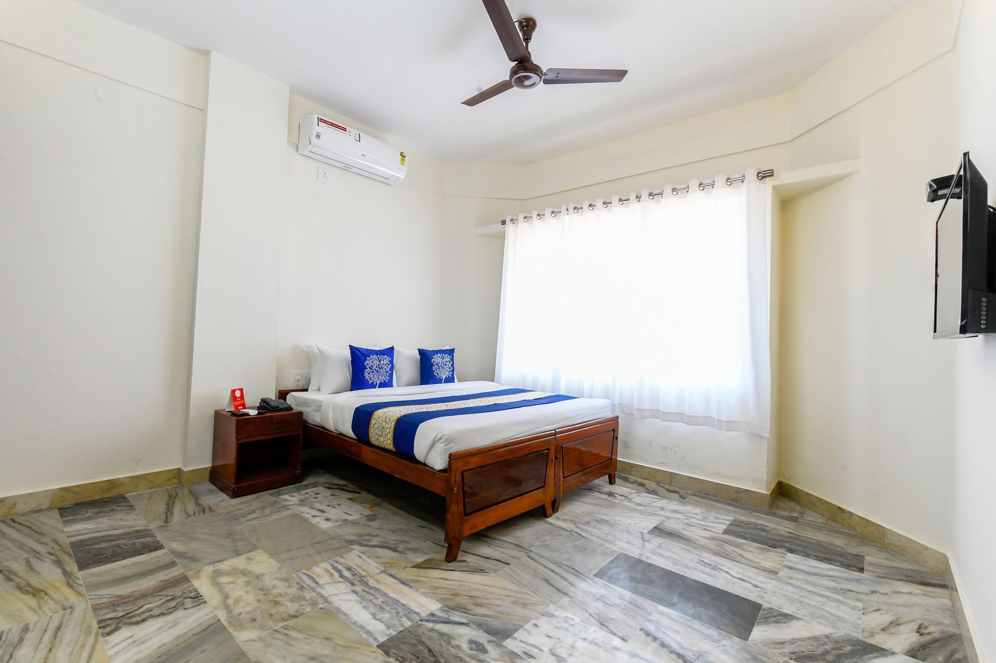 Oyo 11328 Hotel Chandrika Residency Коччи Экстерьер фото