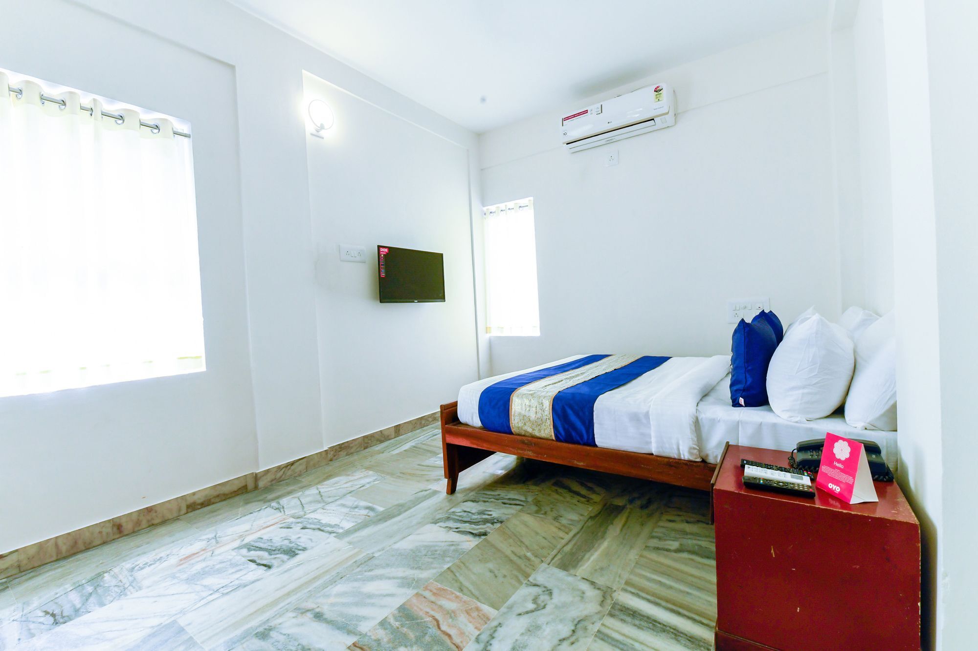 Oyo 11328 Hotel Chandrika Residency Коччи Экстерьер фото