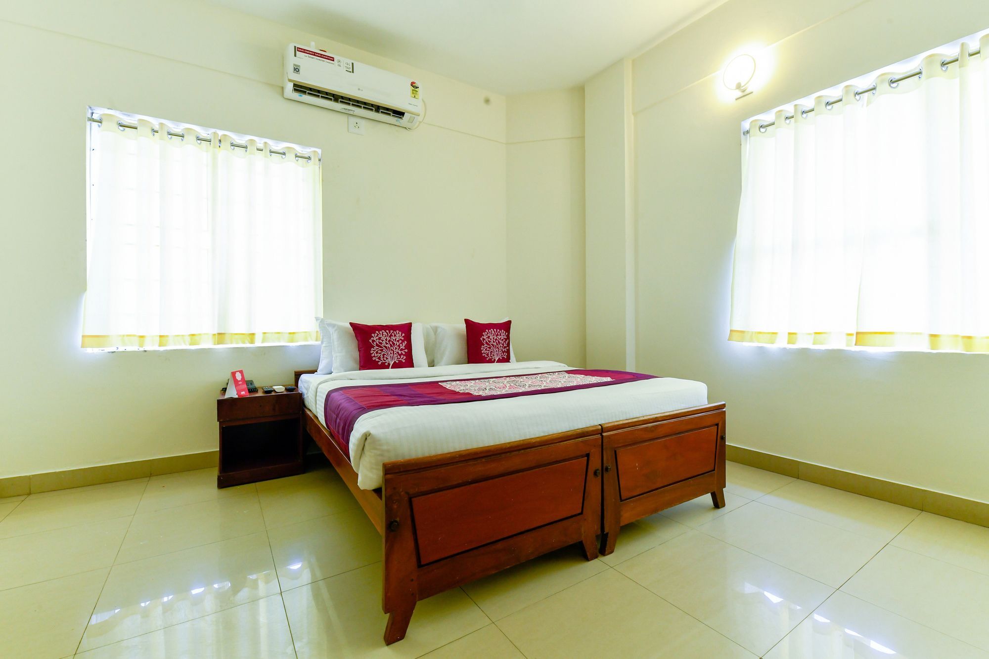 Oyo 11328 Hotel Chandrika Residency Коччи Экстерьер фото