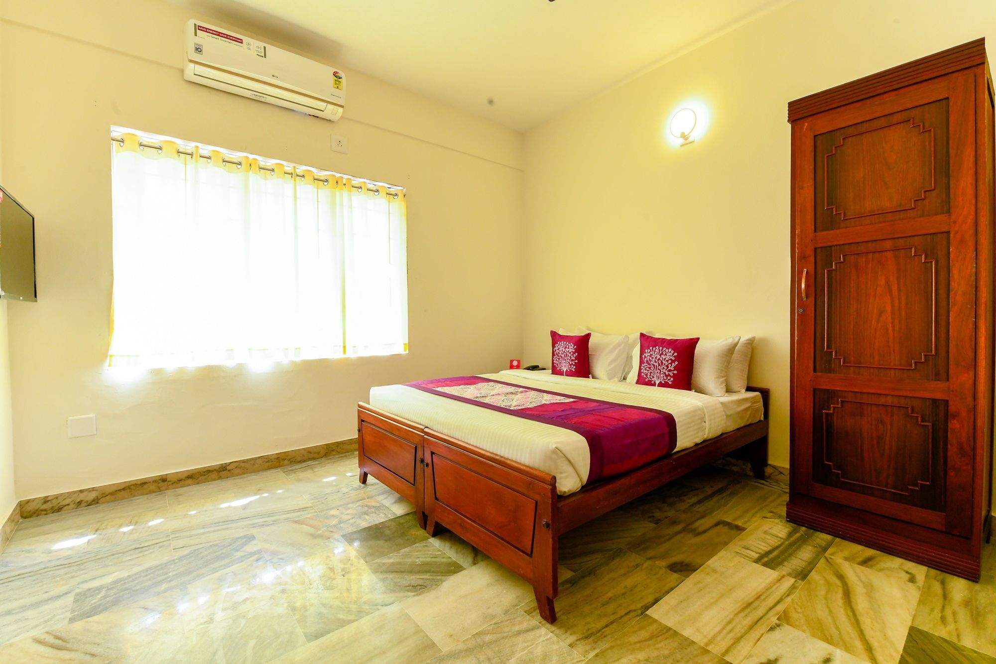Oyo 11328 Hotel Chandrika Residency Коччи Экстерьер фото
